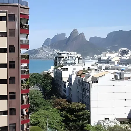 Cobertura Arpoador com piscina, garagem, serviços e segurança 24 horas-3